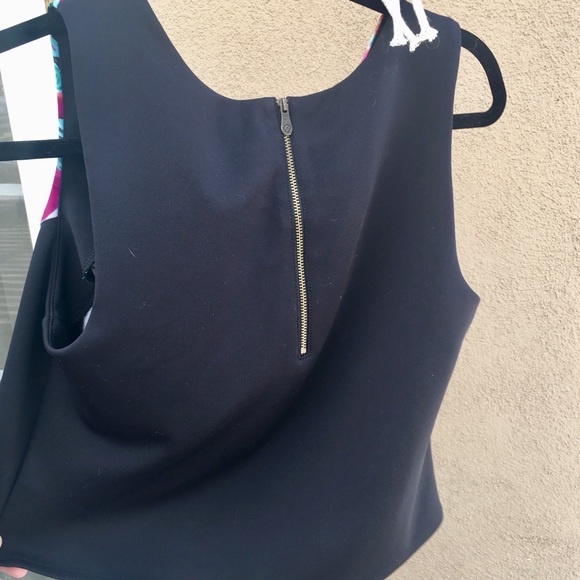 Hawaiian Summer Crop top - Picture 5 of 6